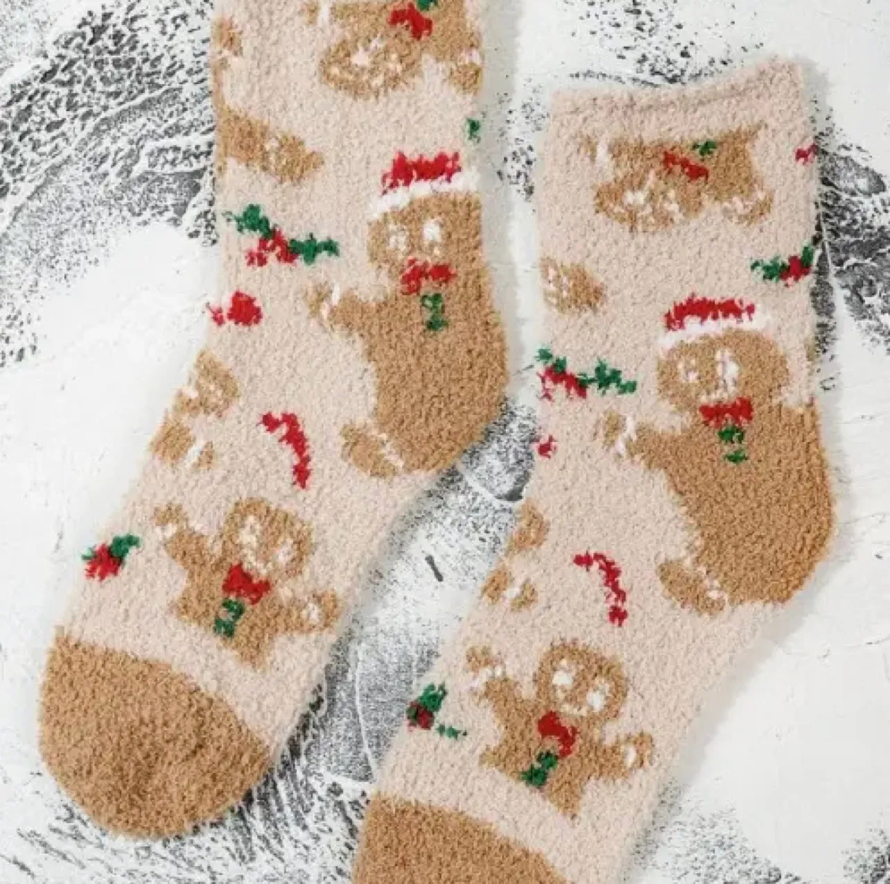 IZZIES ASSORTED HOLIDAY SOCKS